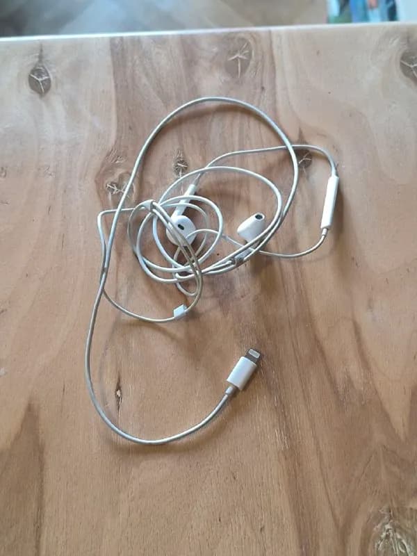 Apple airpods with lightning. Классика и стабильность — Тбилиси — 20 ₾