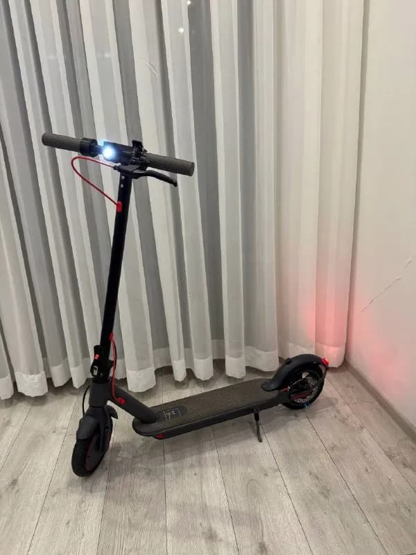 Kickscooter новый, полный комплект, в коробке не собирался, на фото точно такой же — Тбилиси — 1 000 ₾
