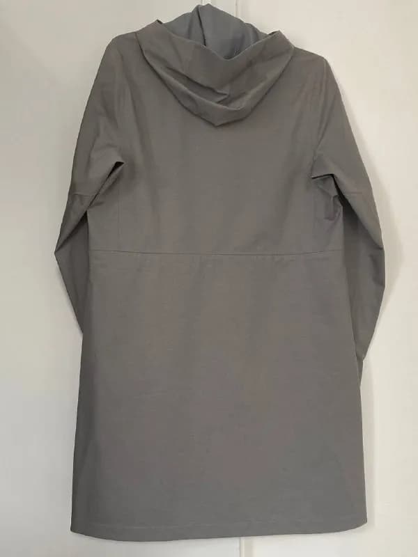 Плащ UNIQLO BlockTech — Тбилиси — 100 ₾