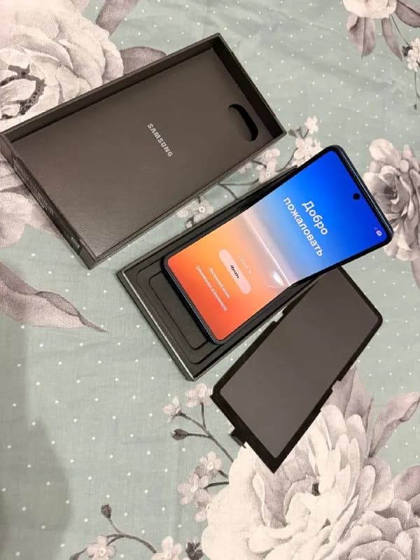 Samsung Galaxy Flip 7 — Батуми — 1 800 ₾