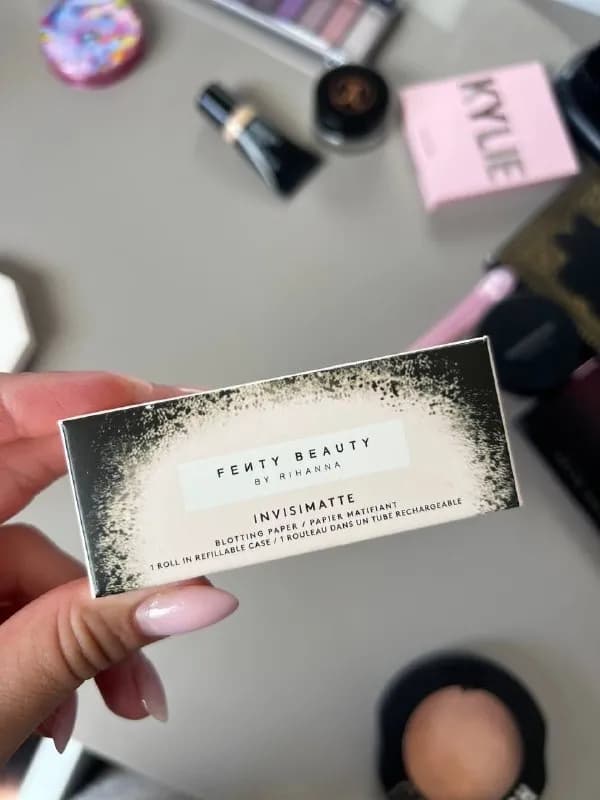 Fenty Beauty Invisimatte Blotting Paper — Тбилиси — 60 ₾
