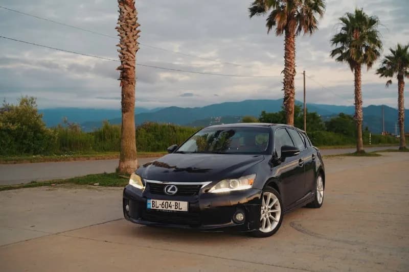 Lexus CT 200h Hybrid — Батуми — 7,000 $