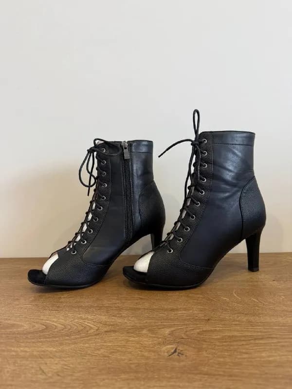 High Heels — Батуми — 60 ₾