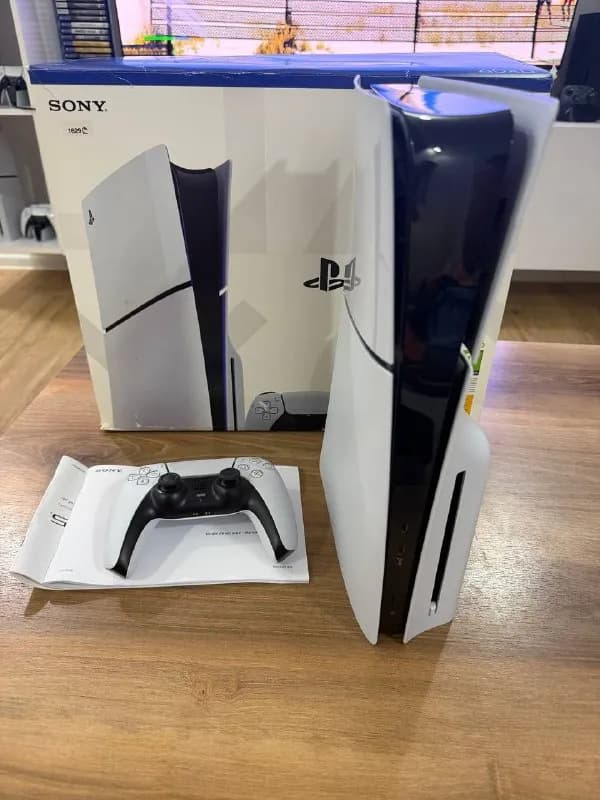 PlayStation 5 slim с дисководом 1 ТБ на гарантии от магазина гарантийный талон коробка документы 150 — Батуми — 1,500 ₾