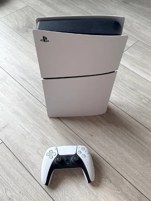 PS5 с контроллером — Тбилиси — 1 550 ₾