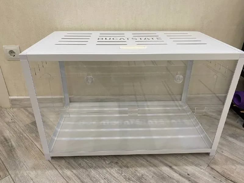80×50×50. В Батуми таких нет в продаже, заказывала на Temu. Домик почти новый, пользовались всего 1 — Батуми — 200 ₾