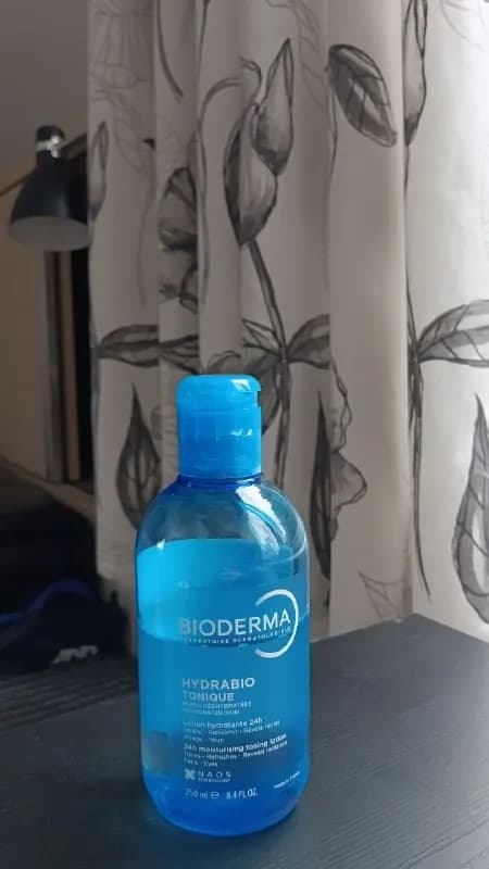 Bioderma Hydrabio Tonic 10 gel. Поняла, что не подходит для моей кожи. Расход видно на фотке — Тбилиси — 10 ₾