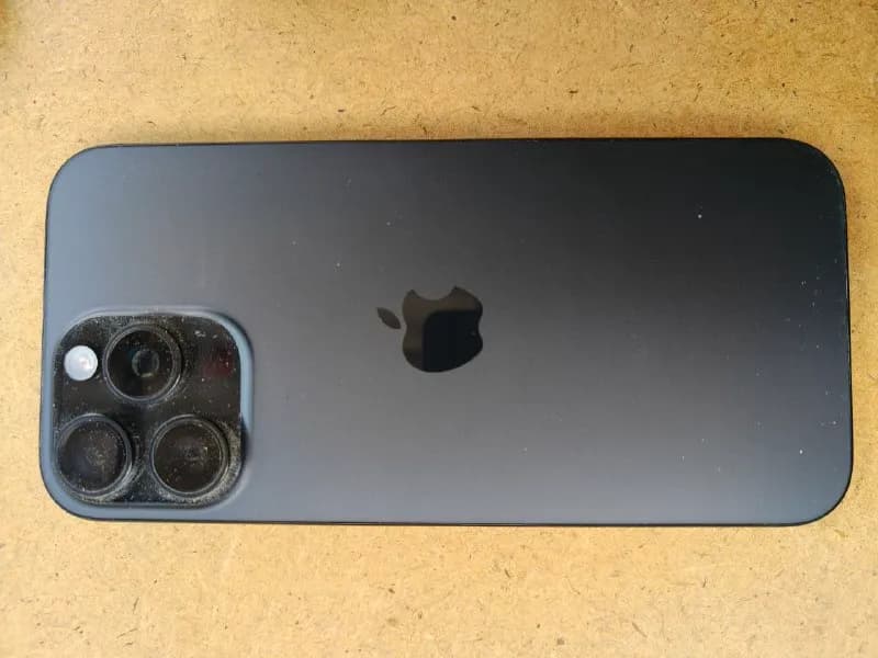 Iphone 16 pro цена 1700лари Батарея 93% общий сброс не делается работает обыкновенно телефон чехол и — Тбилиси — 1 700 ₾