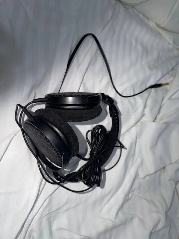 Audio-Technica ATH-R30x — качественные мониторные наушники. Открытого типа. 40 мм мембрана, 36 Ом, 1 — Батуми — 200 ₾