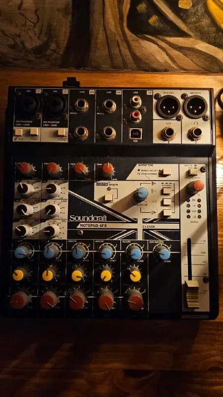 1. Soundcraft Notepad-8FX — компактный аналоговый микшер со встроенным USB-аудиоинтерфейсом и эффект — Батуми — 270 ₾