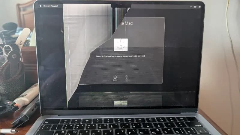 MacBook m4 16/256 на запчасти — Батуми