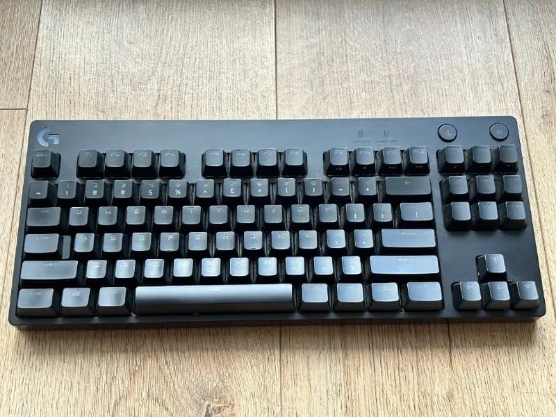 1. Logitech G PRO YU0039 — механическая игровая клавиатура (TKL) — Тбилиси — 120 ₾