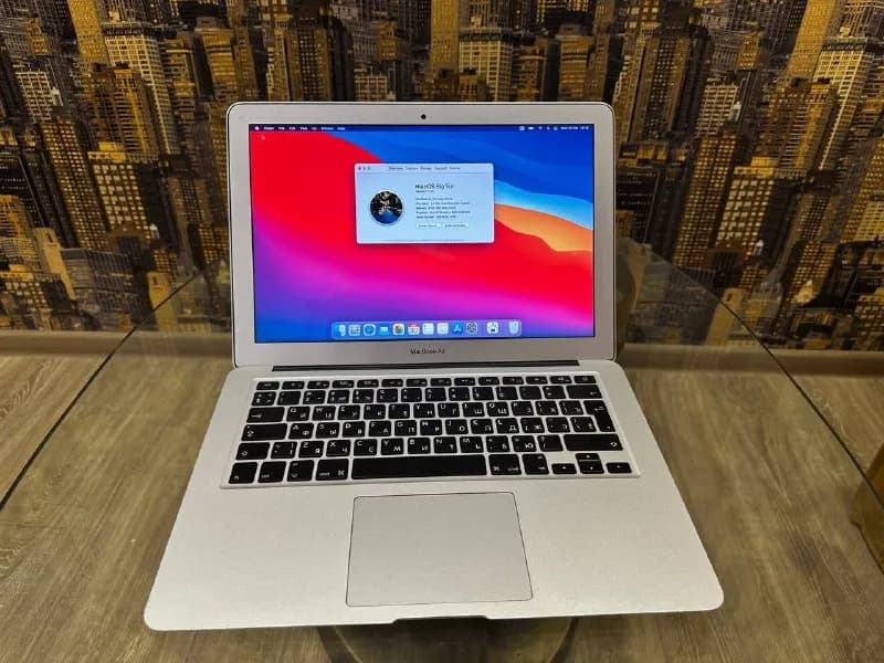 Macbook Air 2017 визуально в идеальном состоянии. В сервисе чистили и поставили новую батарею — 490 — Тбилиси — 490 ₾