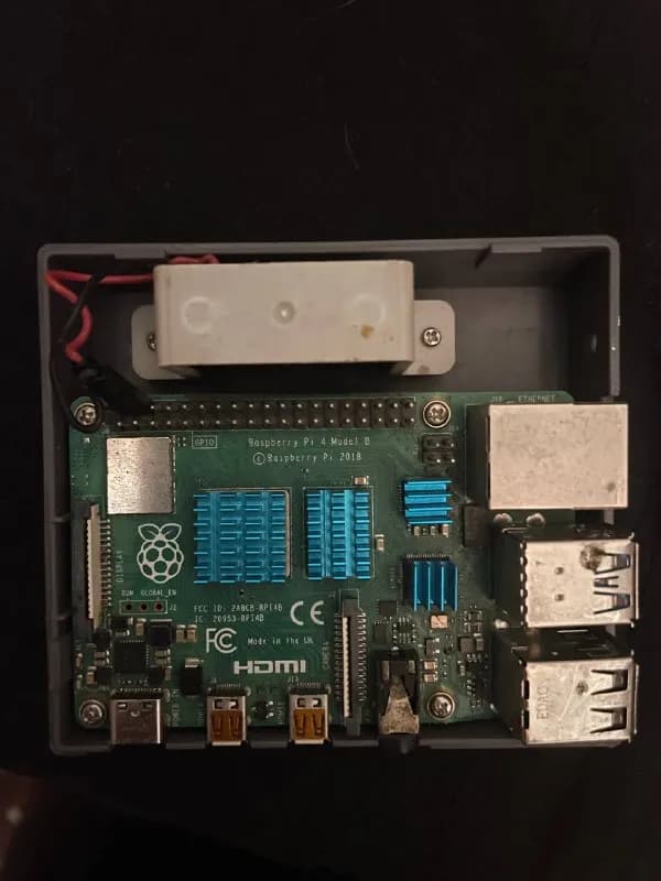 Raspberry Pi 4 Model B 2GB с корпусом NES4Pi — Тбилиси — 270 ₾