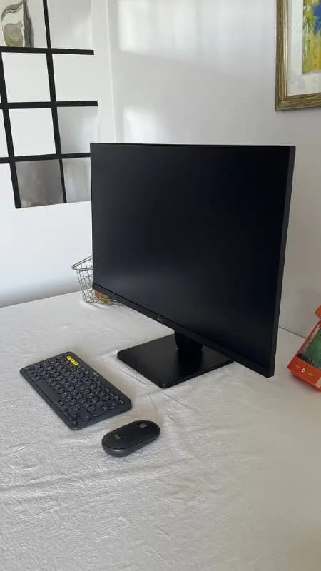 LG + Logitech клавиатура и мышь + USB-C хаб UGREEN для подключения к MacBook/ноутбуку. — Тбилиси — 550 ₾