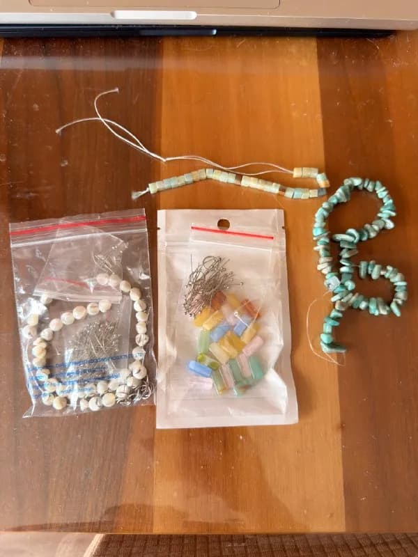 Бусины, пины, колечки — Батуми — 15 ₾