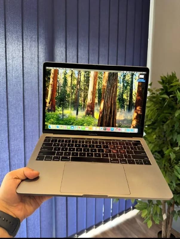 Macbook Pro 2018 года в хорошем состоянии в комплекте зарядка и зарисано все нужные программы, MS Of — Тбилиси — 900 ₾
