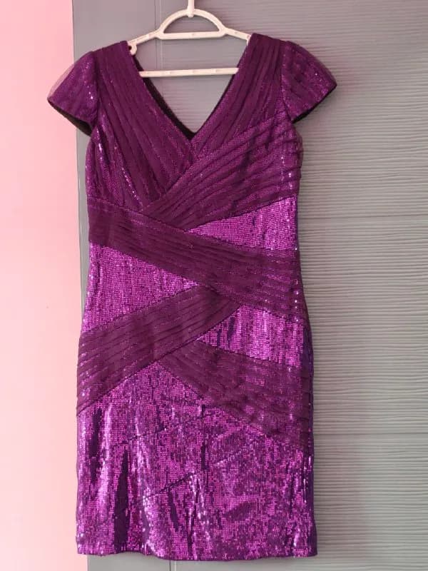 Платья с пайетками б/у — Батуми — 30 ₾