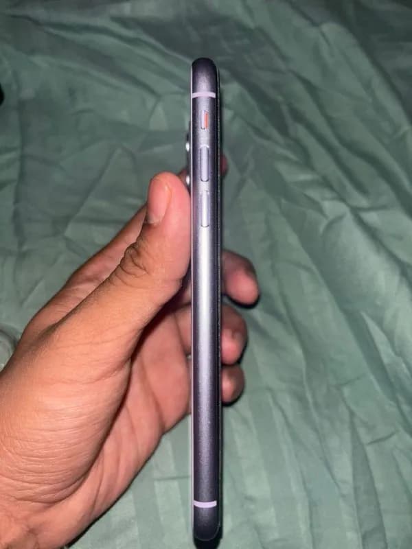 iPhone 11 64 GB — всего 450 GEL! 🔥 — Батуми — 450 ₾