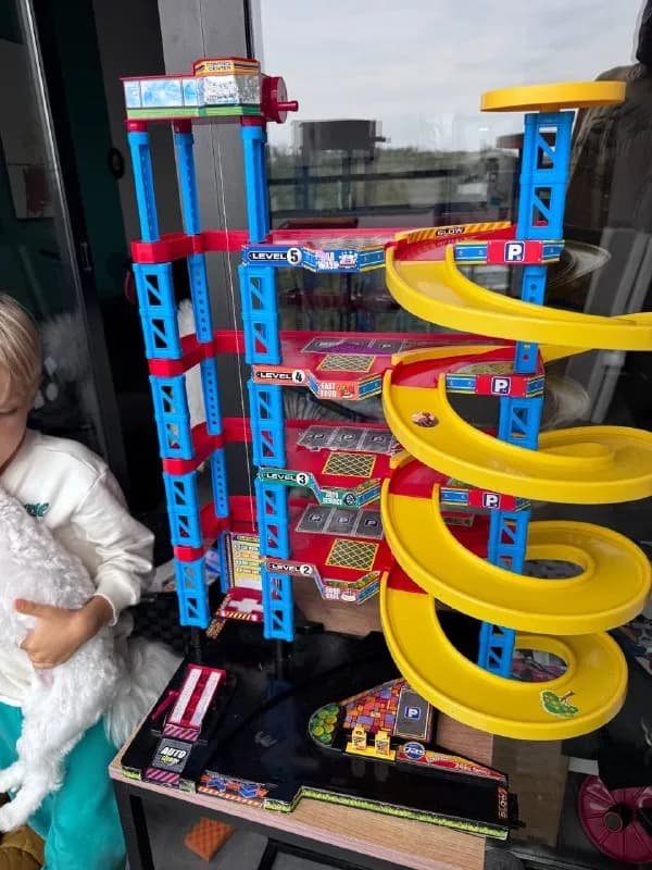 5 этажей, большой. 80 ₾ 40₾ — Тбилиси — 80 ₾