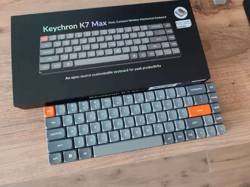 Keychron K7 MAX, RGB, PBT keycaps, Brown switch — 280 лари — Тбилиси — 280 ₾