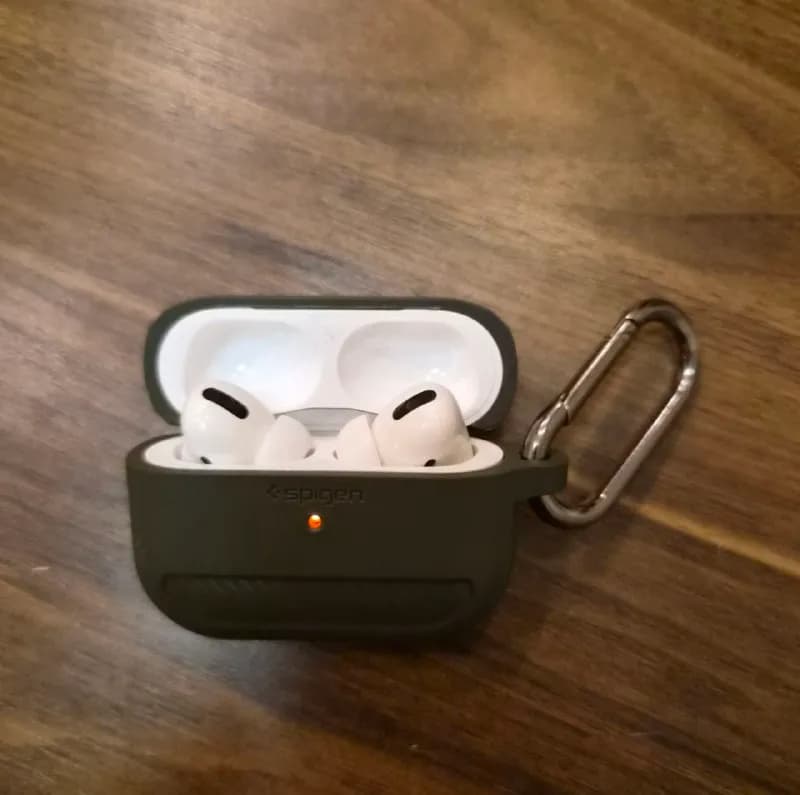 Apple AirPods Pro 2 Lightning — оригинал, полностью рабочие — Батуми — 300 ₾
