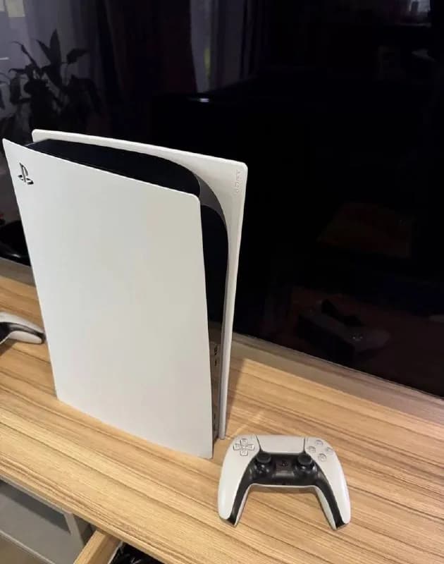 PlayStation 5 с дисководом, объем встроенной памяти 825 Гб SSD. — Тбилиси — 900 ₾