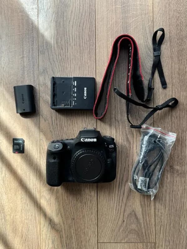 Canon EOS 90D (body) в отличном состоянии. Камера использовалась аккуратно, никаких падений и ремонт — Тбилиси — 2 300 ₾