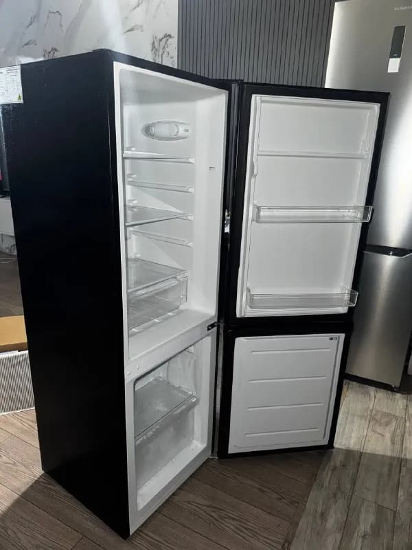 Холодильник — Батуми — 250 ₾