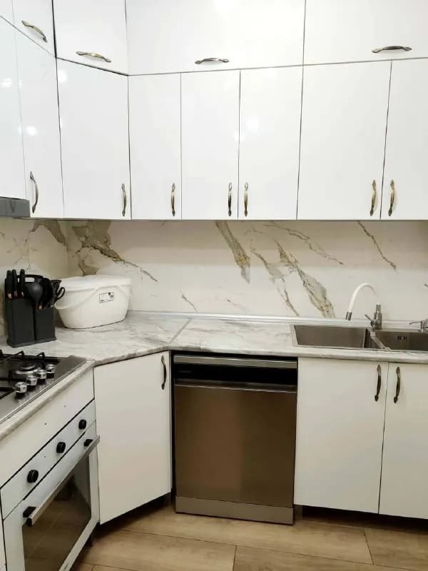 2+1 по улице Сулаберидзе, 10/12 — Батуми — 700 $