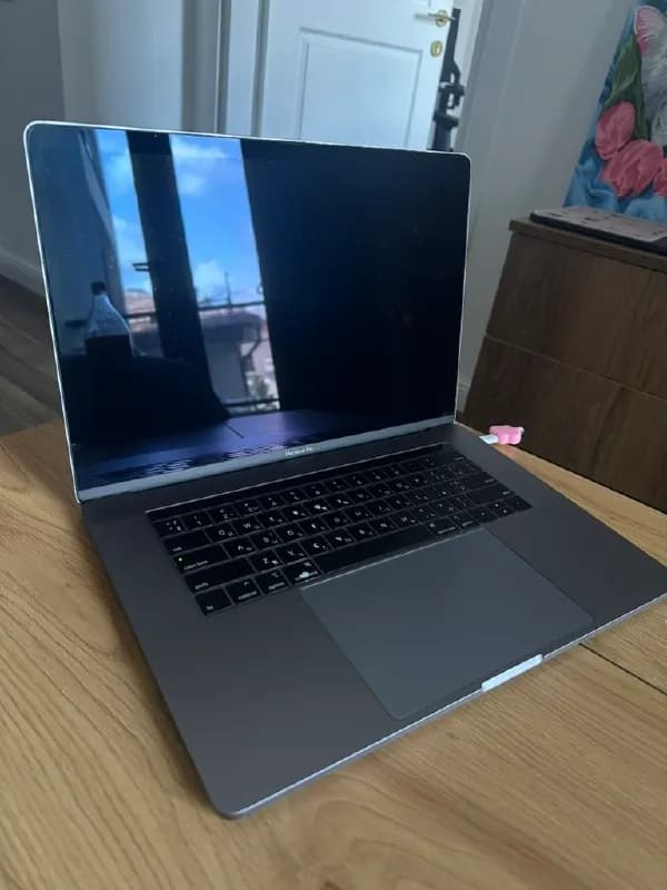 MacBook Pro 15″ (2018), Space Gray — Батуми — 850 ₾
