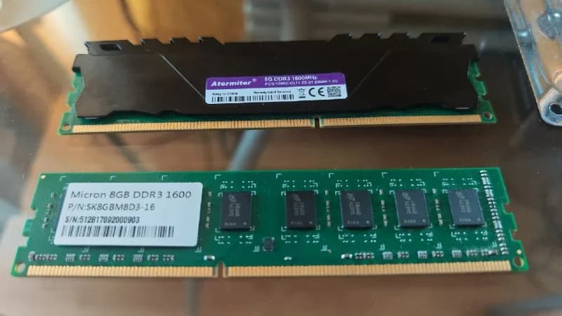 16GB комплект (2×8GB) DDR3 1600MHz — Батуми — 70 ₾