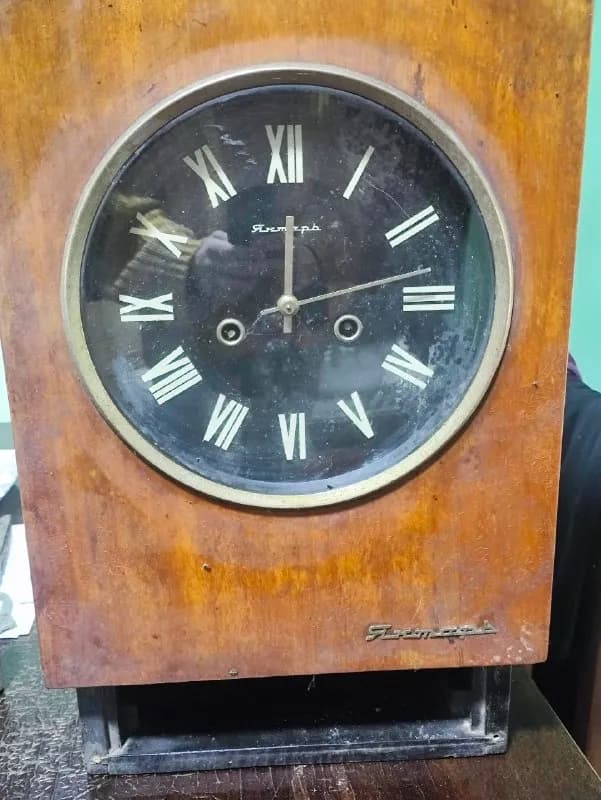 Старые заводные часы янтарь — Батуми — 200 ₾