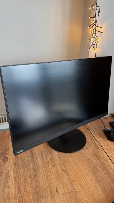 Lenovo ThinkVision S28u-10. 3840×2160 (4K), IPS, 28», 60 Hz, 4 ms — Батуми — 450 ₾