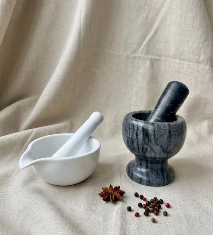 Ступки: гранитная и фарфоровая — Батуми — 35 ₾
