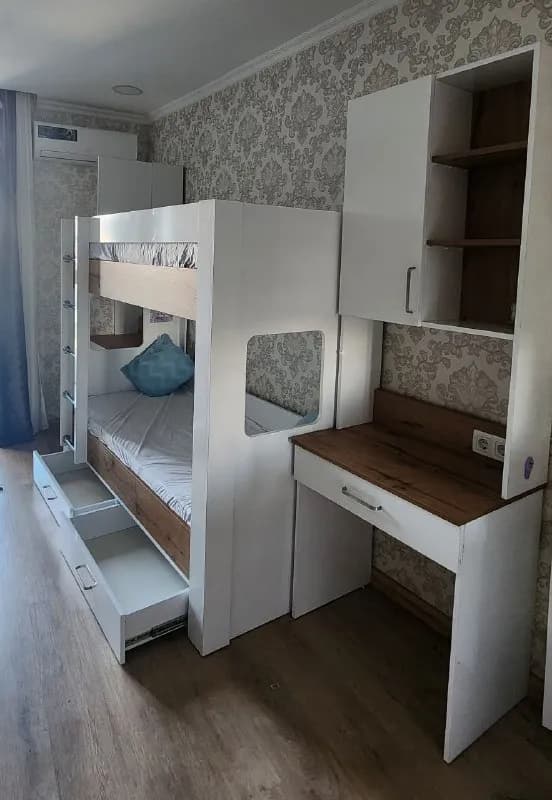 1 год, состояние как новое. Продаём в связи с переездом. — Батуми — 1 800 ₾