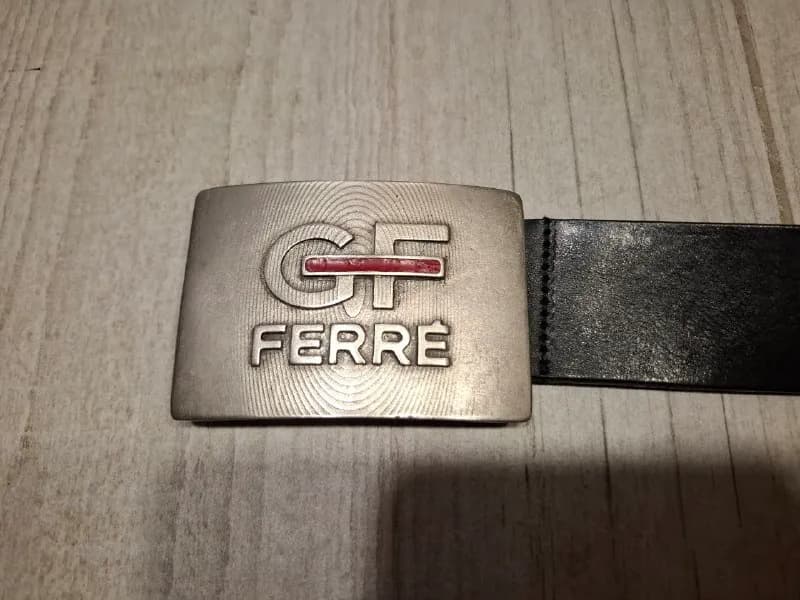GF Ferre made in Italy, (оригинал).  Натуральная кожа, размер 90+/-. Родной чехол-пыльник. 75 лари. — Тбилиси — 75 ₾