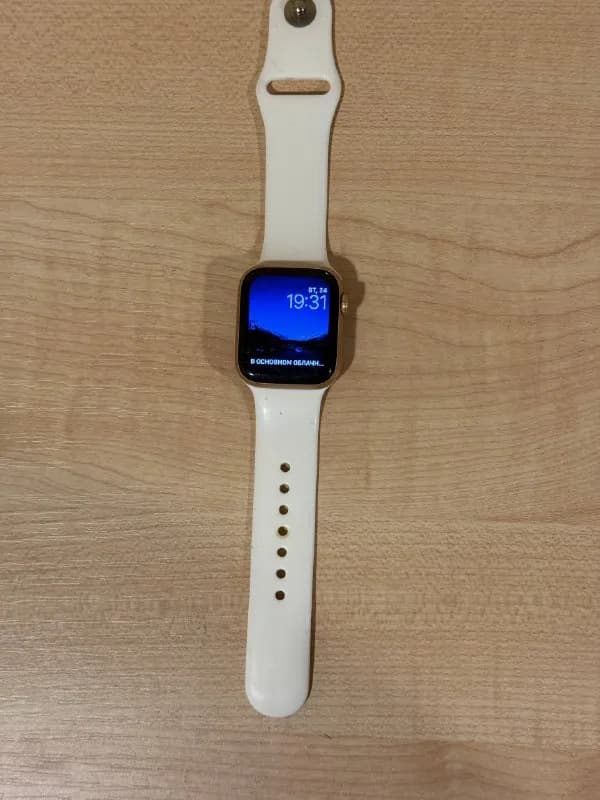 Apple Watch SE (1 Gen) 40 mm Gold — Тбилиси — 100 ₾