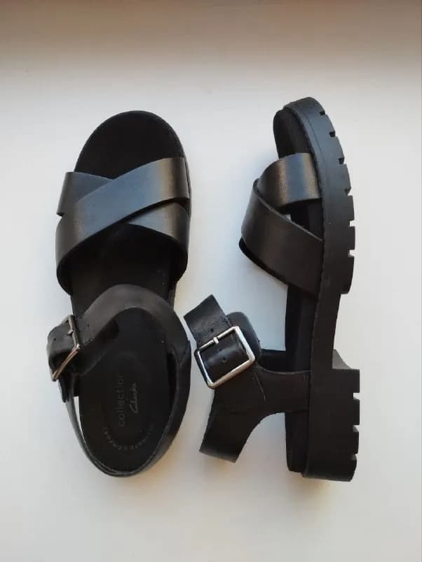 1. Босоножки Clarks — Минск — 70 ₾