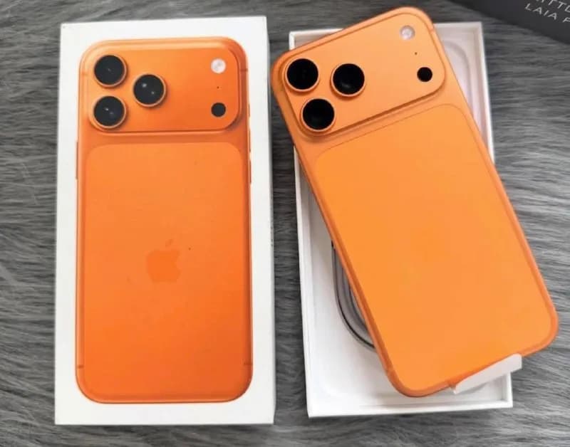 iPhone 17 Pro Max 256 ГБ оранжевый, eSIM. Новый, неиспользованный, не заряжался. Батарея 100%, 0 ци — Тбилиси — 3 800 ₾