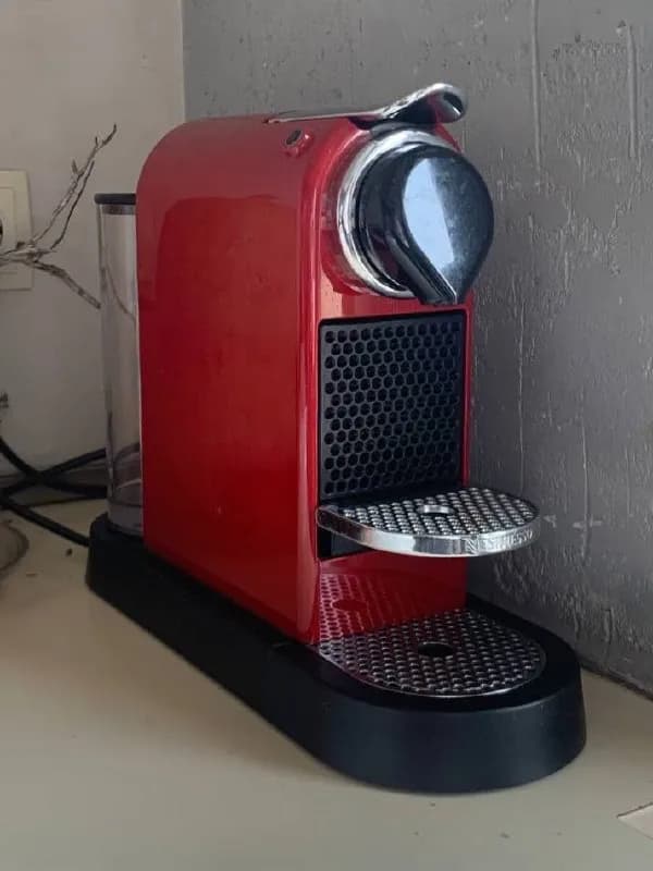 Капсульная кофемашина Nespresso CitizMilk C123 Cherry Red — Тбилиси — 80 ₾