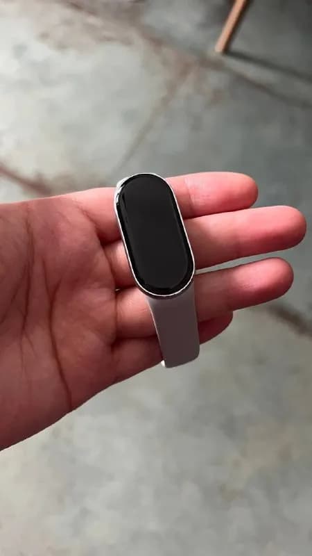 Xiaomi Smart Band 10 Silver Фитнес-трекер в идеальном состоянии — Тбилиси — 80 ₾