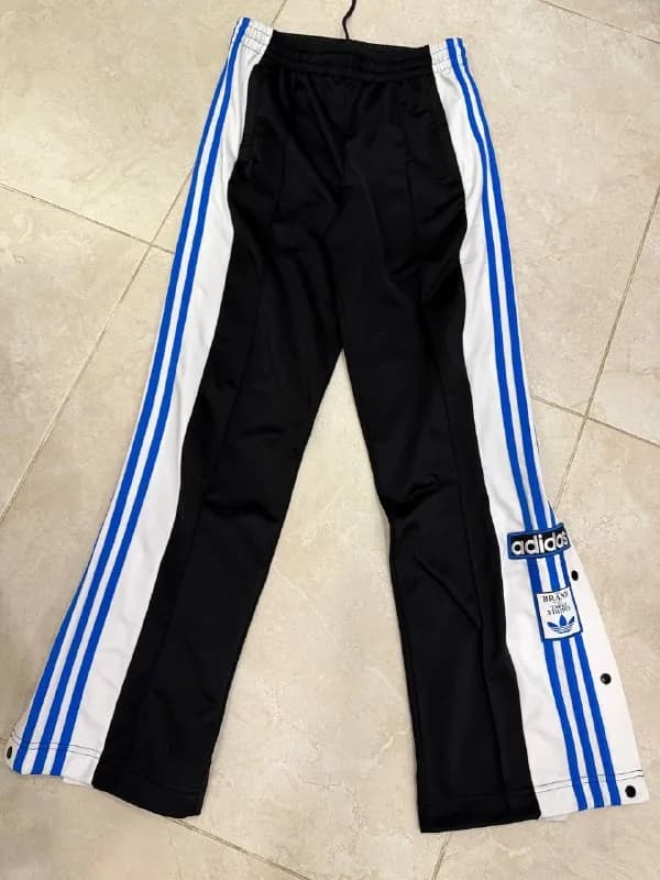 adidas, оригинал, на размер S, цена 50 лари — Батуми — 50 ₾