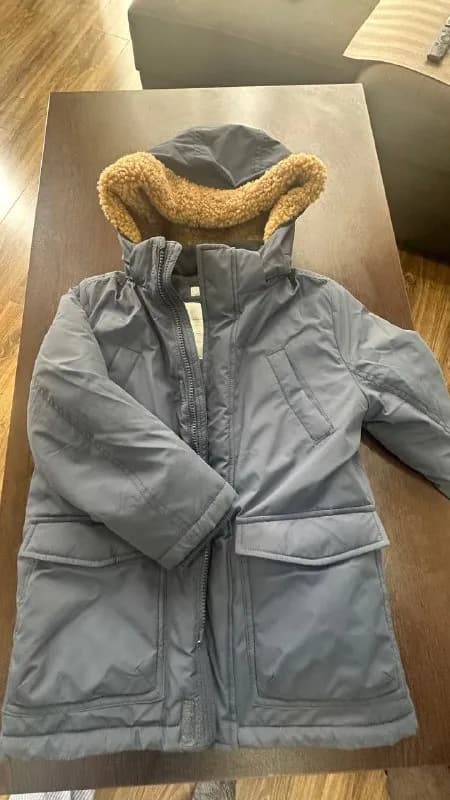 Куртка H&M на ребенка рост 122-130 — Батуми — 30 ₾