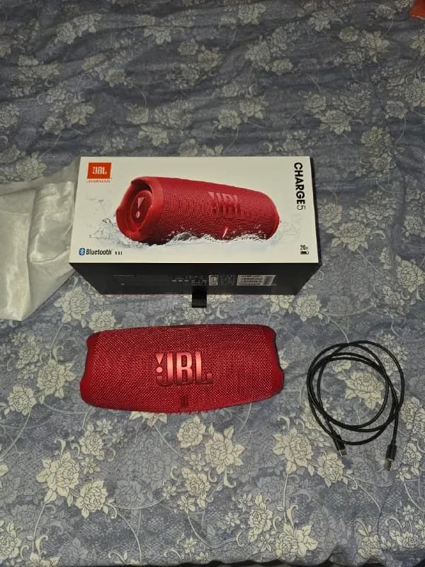 JBL Charge 5 новая — Батуми — 300 ₾