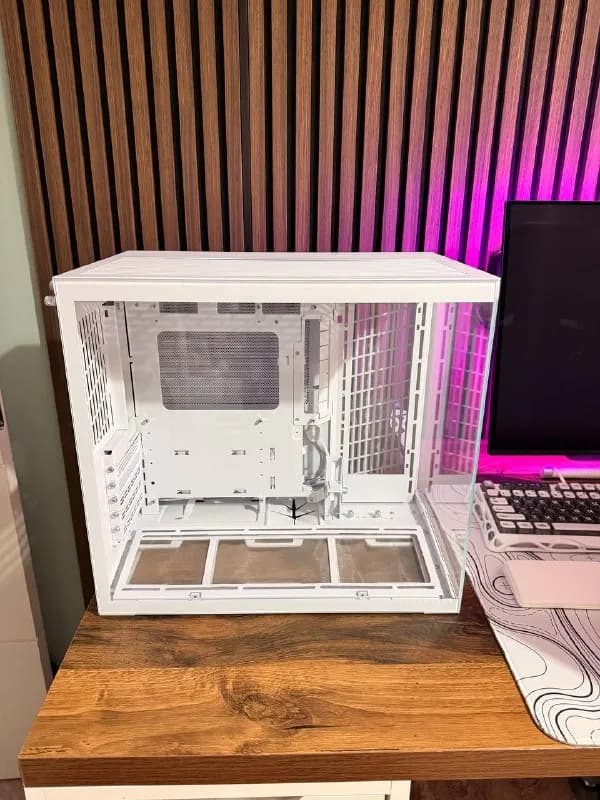 Кейс Lian Li O11 Mini V2 — Тбилиси — 200 ₾