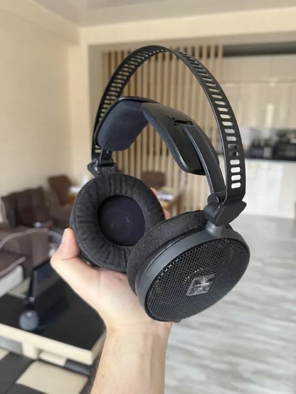 1. Audio-Technica ATH-R70x headphones — Тбилиси — 240 ₾