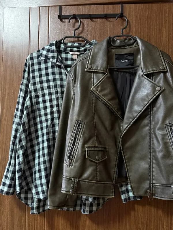 Косуха Bershka, размер S, рубашка в подарок — Тбилиси — 80 ₾