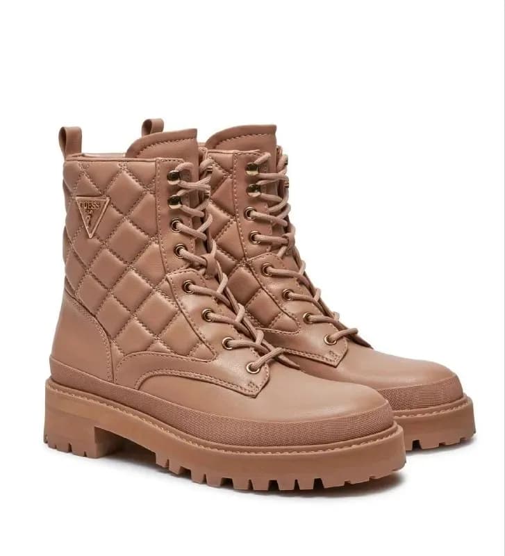 Guess. Размер 38. Абсолютно новые. Состояние идеальное, на улицу ни разу не выходили. Цена: 160 лари — Тбилиси — 160 ₾