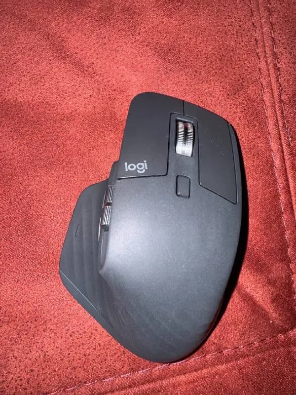 Logitech MX master 3s. Настраиваемое магнитное колесико и много других персональных настроек. — Батуми — 150 ₾